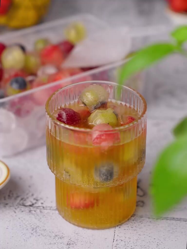 Форма для льда Icebox с крышкой, контейнером и совочком, диаметр шарика 2,1 см — фото 2