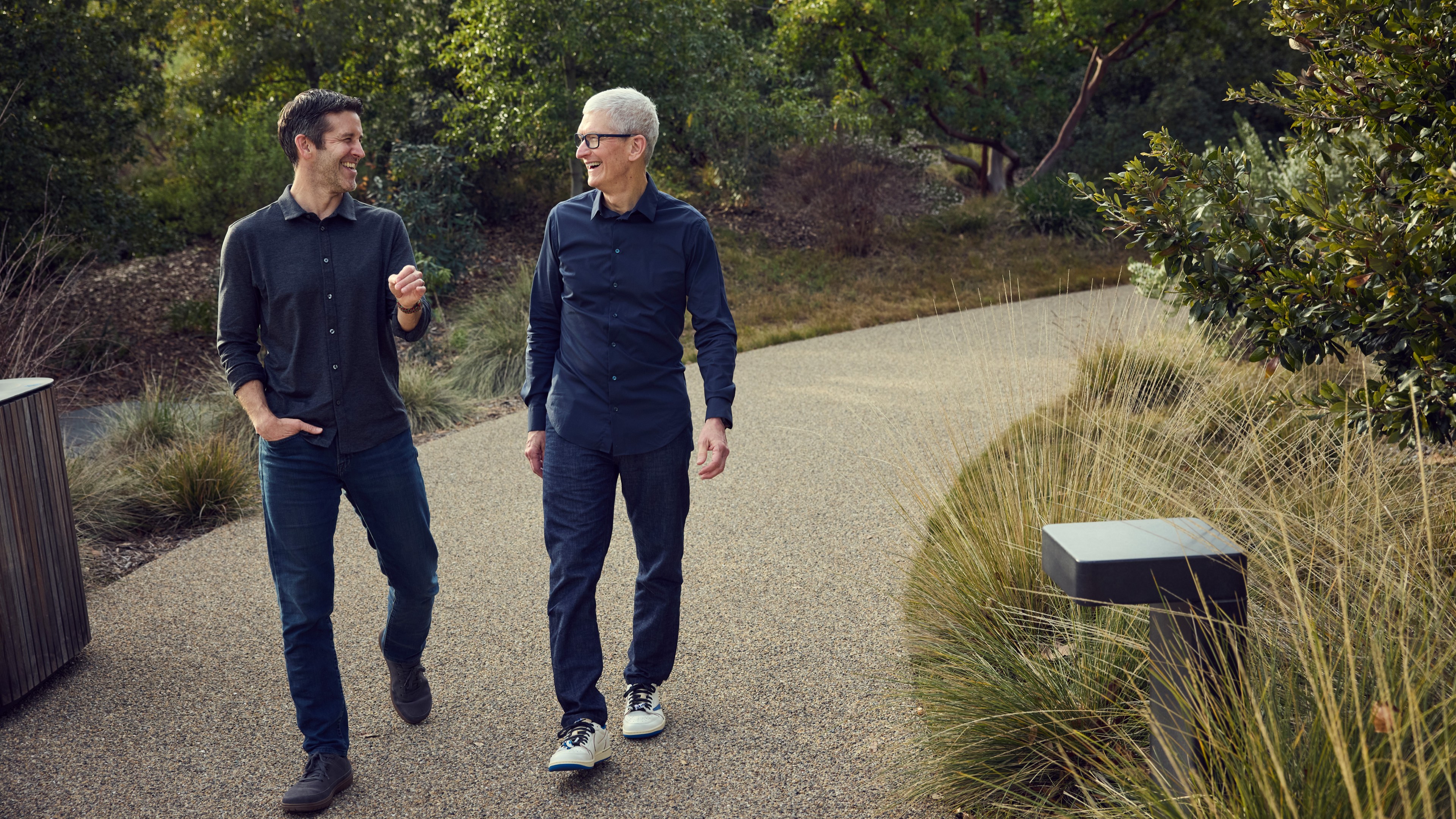 Эпоха Тима Кука в Apple завершается рекордным кварталом с доходом в 109 миллиардов долларов.