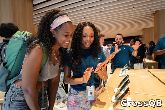 Дешевые смартфоны уходят в прошлое: Apple игнорирует тренд
